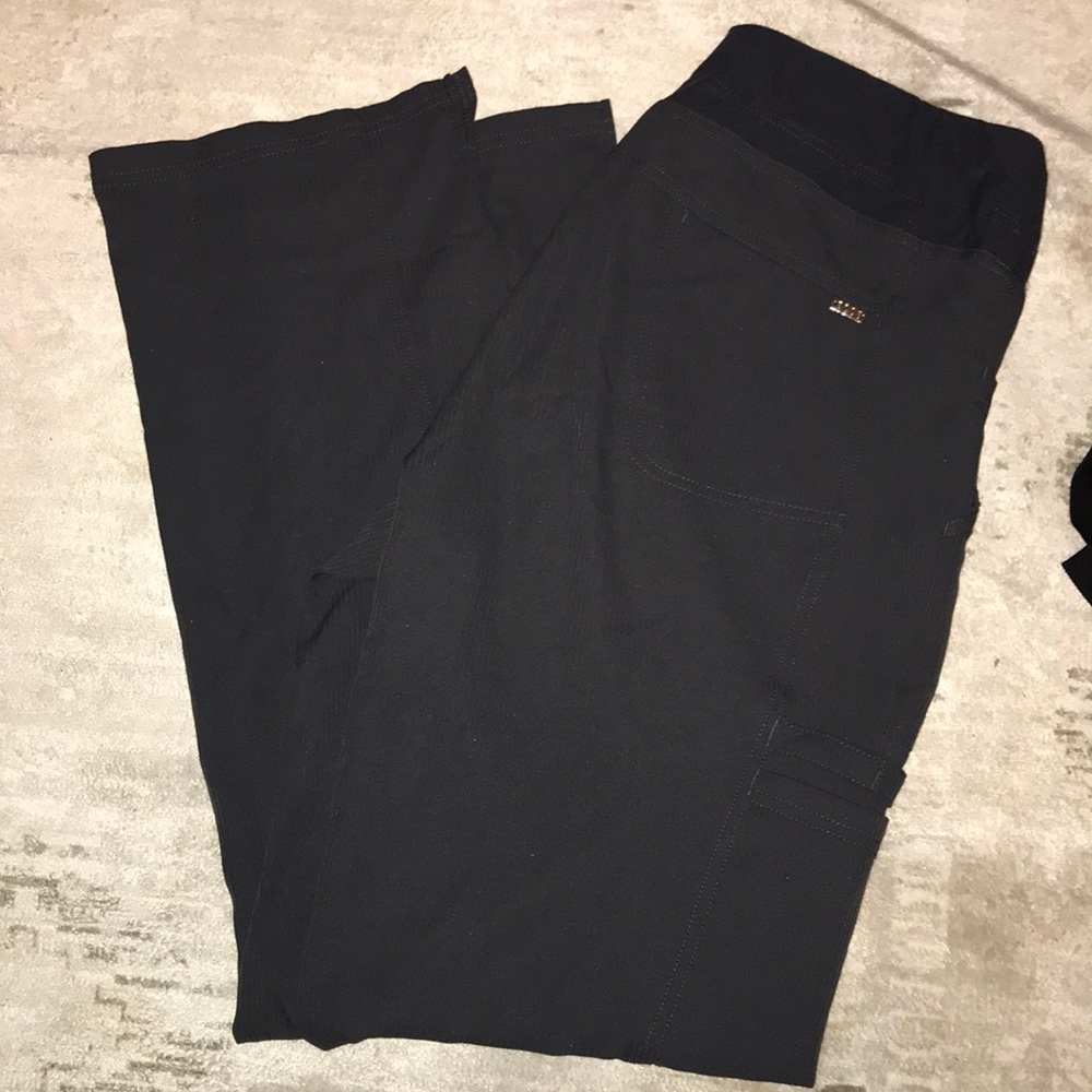 Elle scrub pants